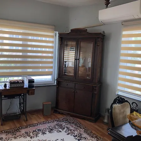 Apartament Kaleici Muhtesem Konum Harika Genis Ev